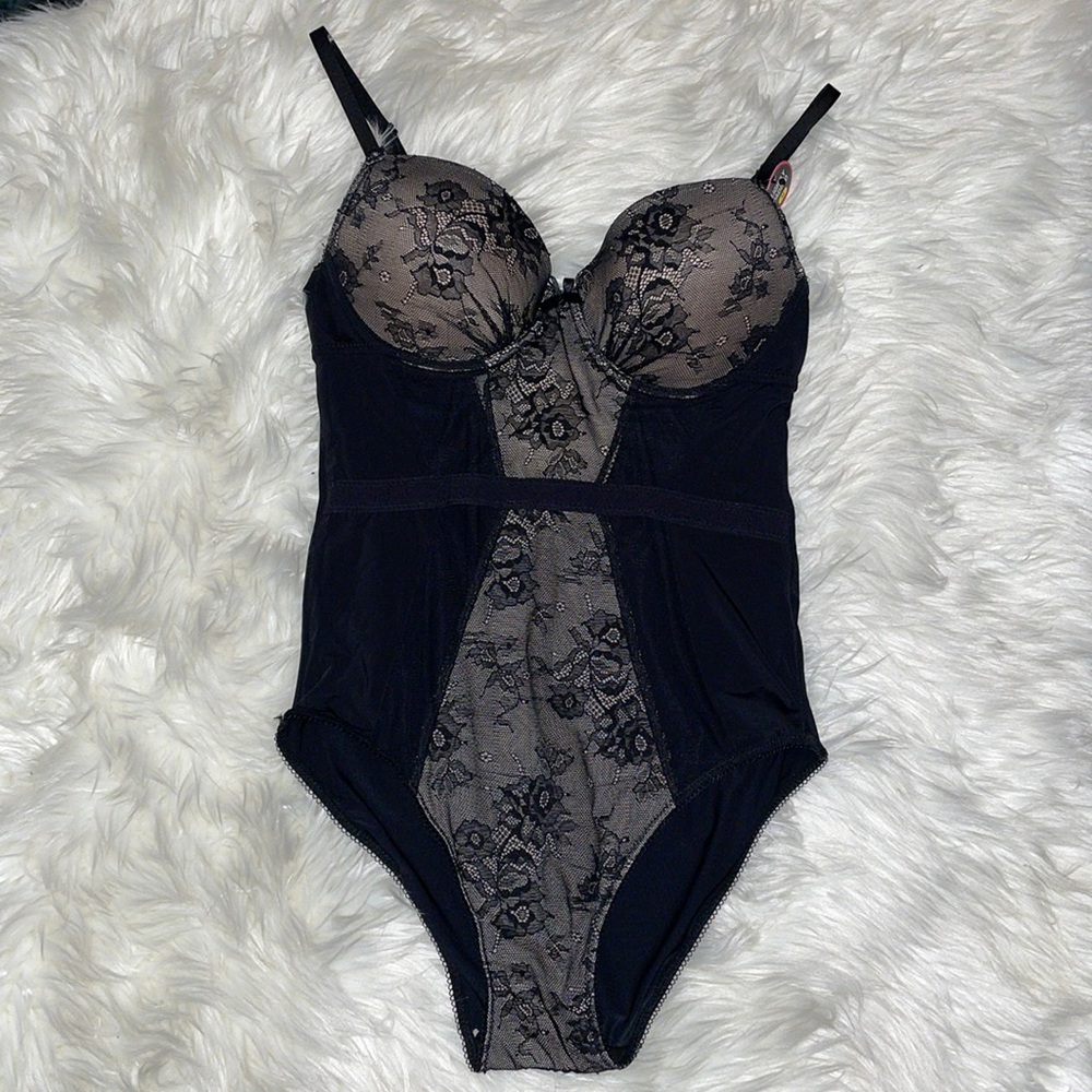 NWT Venus bodysuit